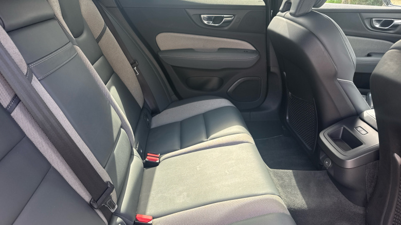 Volvo V60 2.0 B3P R DESIGN 5dr Auto Petrol Estate